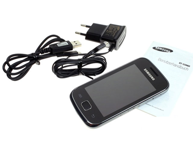 'Đập hộp' Galaxy Gio giá 5,5 triệu