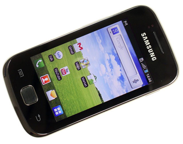 'Đập hộp' Galaxy Gio giá 5,5 triệu