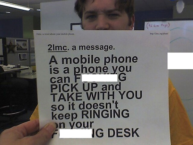 Những thói quen xấu cần tránh khi sử dụng điện thoại di động (P2)