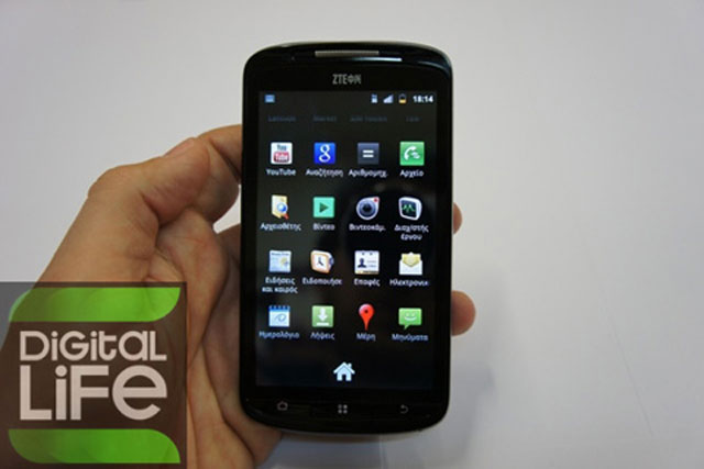 Di động Android màn hình 4,3 inch giá 250 euro