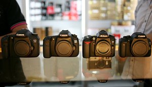 Tháng 4, DSLR phổ thông đắt hàng