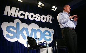 Microsoft mua Skype: Facebook mừng, Google đau