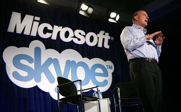 Microsoft mua Skype: Facebook mừng, Google đau