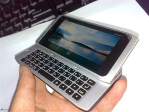Nokia N9 chạy MeeGo dự kiến ra mắt tháng sau