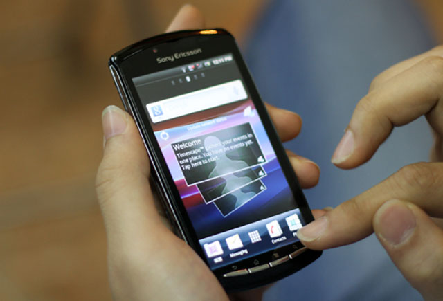 Xperia Play chính hãng giá 15 triệu