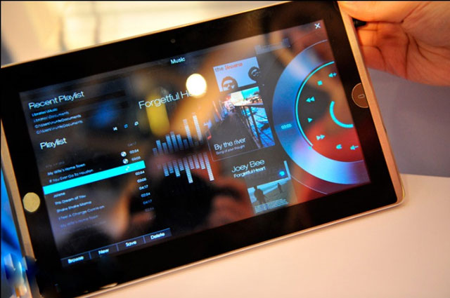 Verizon bắt đầu bán Droid Charge