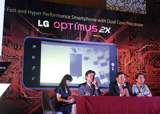 'Dế' hai nhân chính hãng đầu tiên ở VN