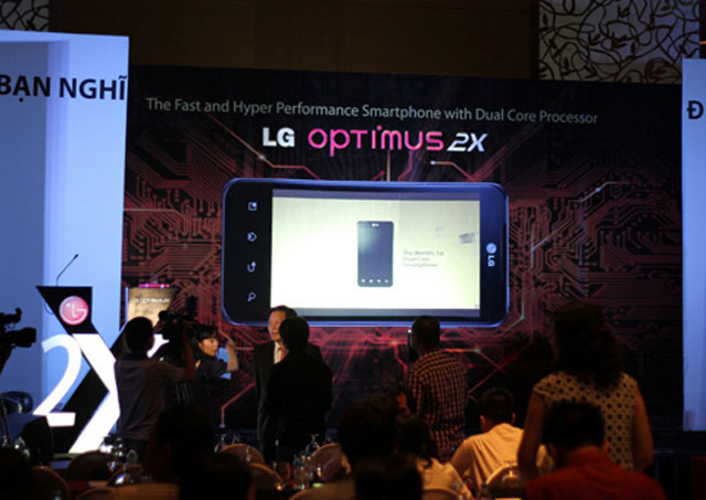 'Dế' hai nhân chính hãng đầu tiên ở VN