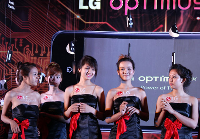 'Dế' hai nhân chính hãng đầu tiên ở VN