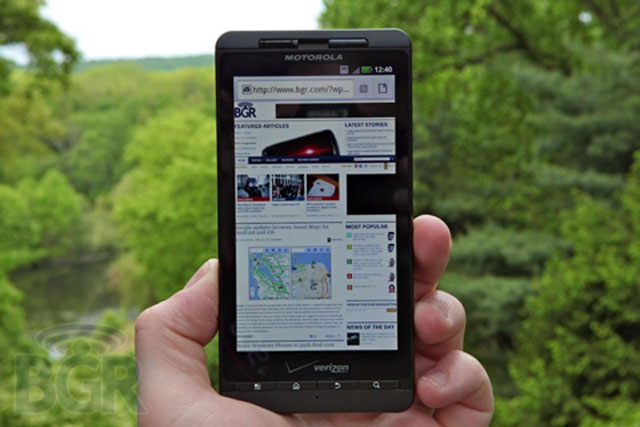 Trên tay Motorola DROID X2
