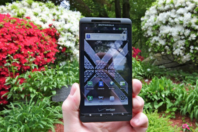 Trên tay Motorola DROID X2