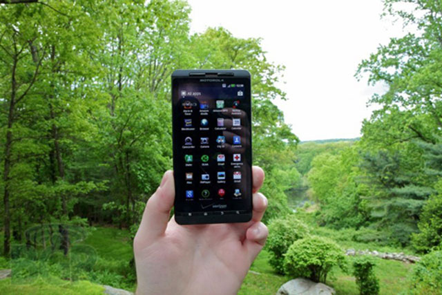 Trên tay Motorola DROID X2