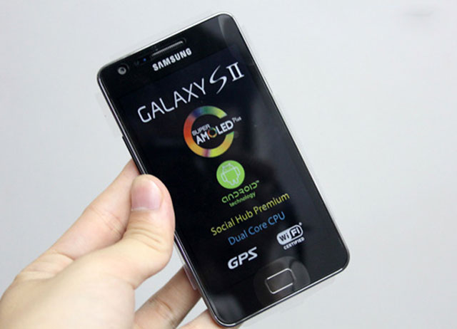Galaxy S II hàng xách tay 'cháy hàng'