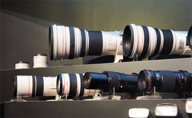 Bộ ống kính khủng của Canon