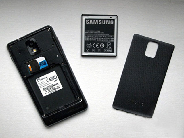 'Đập hộp' chiếc Galaxy S khổng lồ