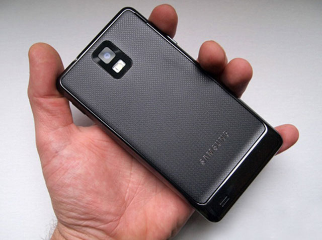 'Đập hộp' chiếc Galaxy S khổng lồ