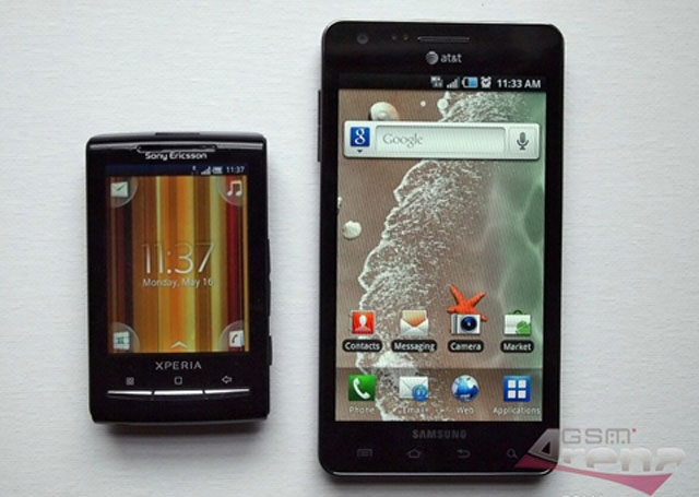 'Đập hộp' chiếc Galaxy S khổng lồ