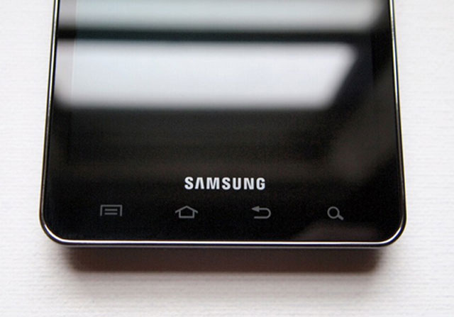 'Đập hộp' chiếc Galaxy S khổng lồ