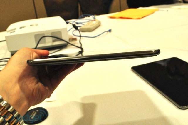 Phụ kiện cho Galaxy Tab 10.1 đã lên kệ