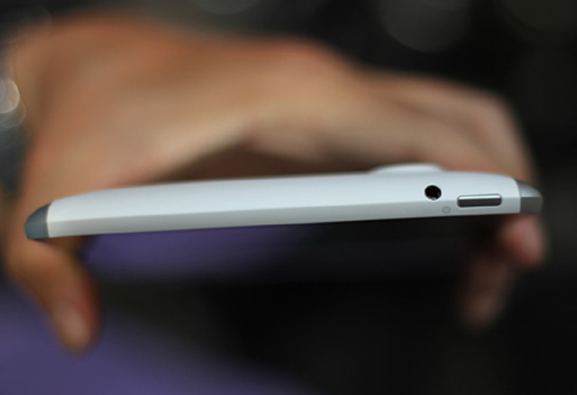 HTC Flyer về VN giá gần 17 triệu