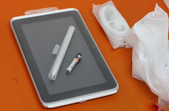 HTC Flyer về VN giá gần 17 triệu