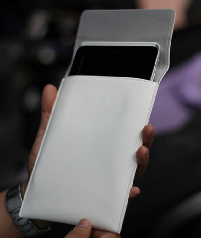 HTC Flyer về VN giá gần 17 triệu