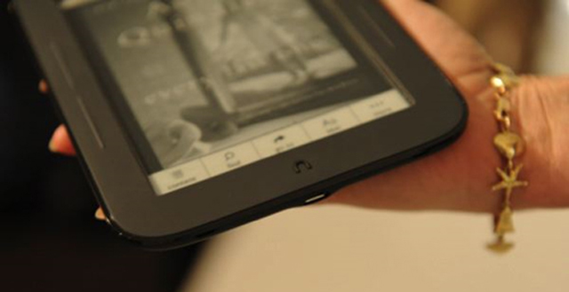 Sách điện tử Nook Touch ra mắt, giá 139 USD
