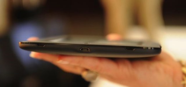 Sách điện tử Nook Touch ra mắt, giá 139 USD