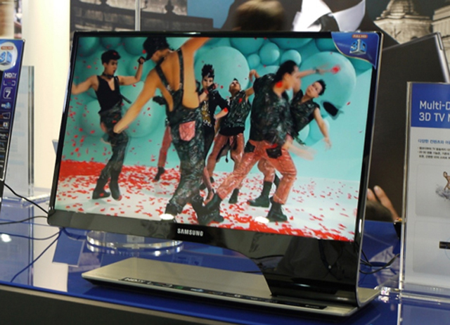 Ảnh thực tế TV 3D LED 'dáng cong' của Samsung