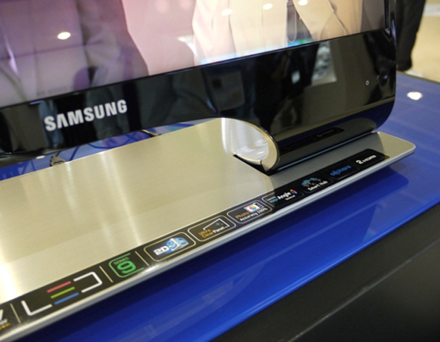 Ảnh thực tế TV 3D LED 'dáng cong' của Samsung