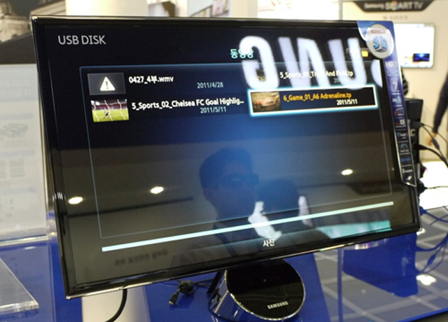 Ảnh thực tế TV 3D LED 'dáng cong' của Samsung