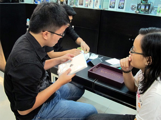 iPad 2 chính hãng về Việt Nam