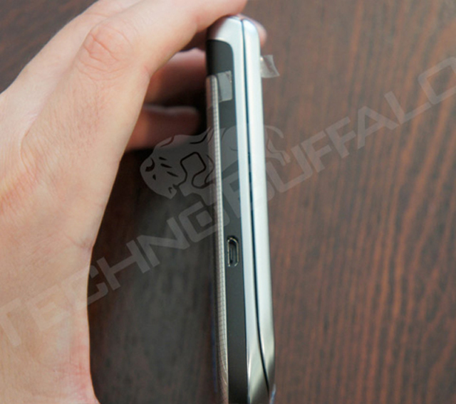 Hình ảnh và video về BlackBerry Torch 2