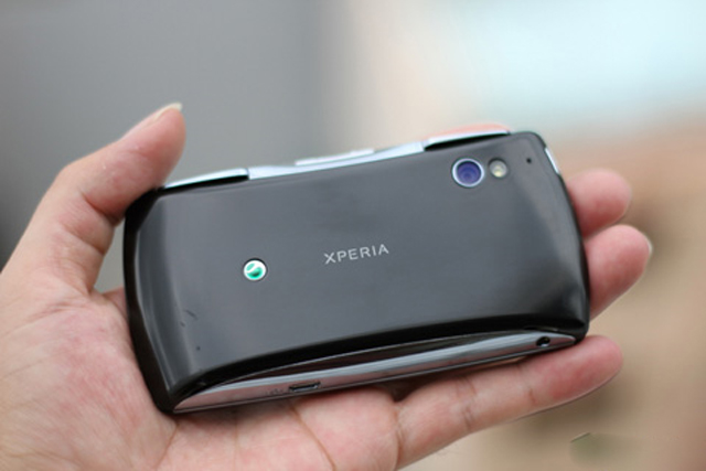 Ảnh Xperia Play chính hãng sắp bán