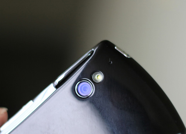 Ảnh Xperia Play chính hãng sắp bán