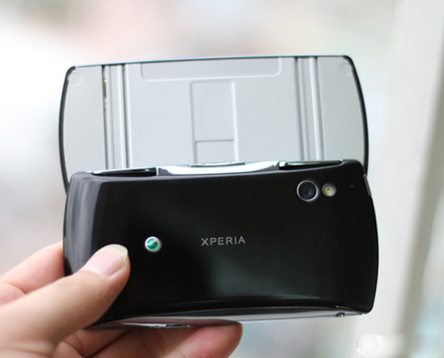 Ảnh Xperia Play chính hãng sắp bán