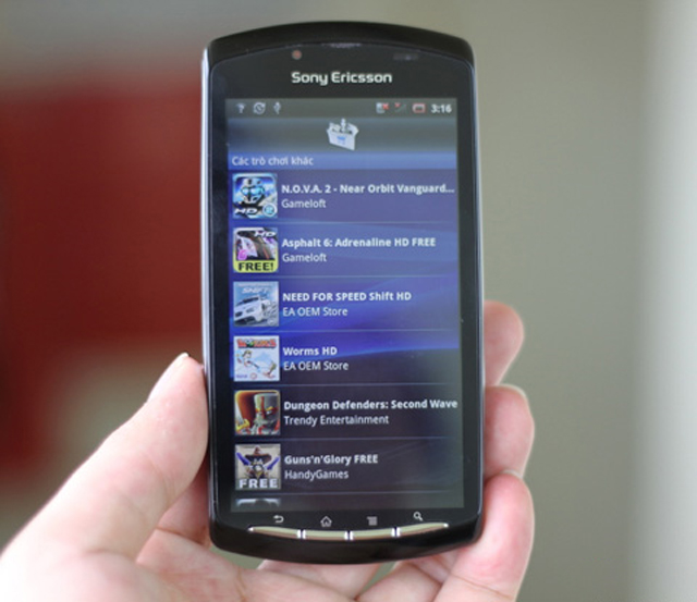 Ảnh Xperia Play chính hãng sắp bán