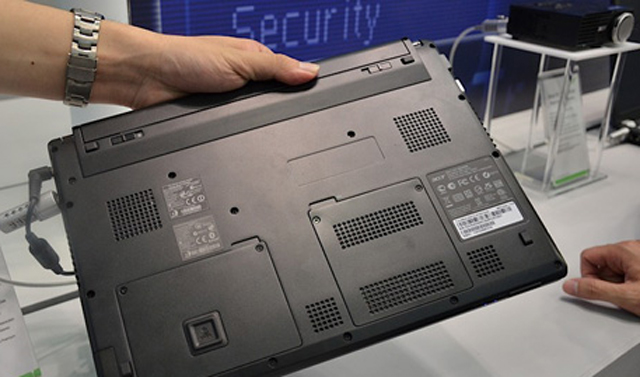 Acer TravelMate 8481 pin 13 tiếng