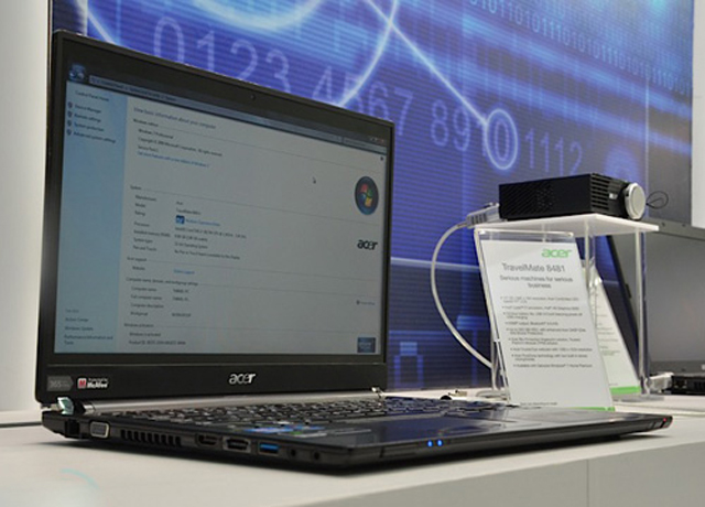 Acer TravelMate 8481 pin 13 tiếng