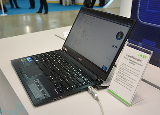 Acer TravelMate 8481 pin 13 tiếng