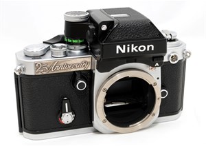 Bộ sưu tập máy ảnh Nikon bản đặc biệt