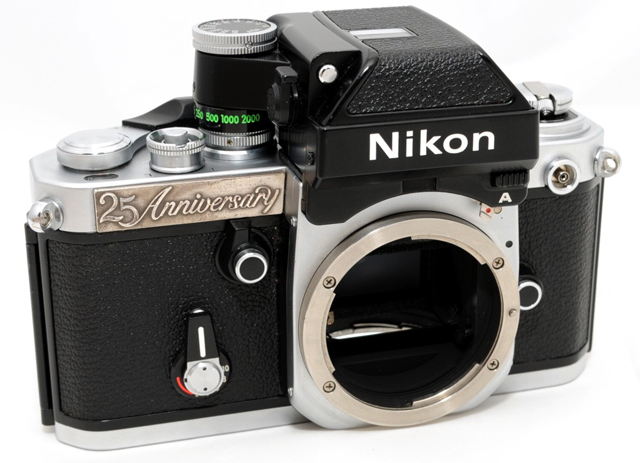 Bộ sưu tập máy ảnh Nikon bản đặc biệt