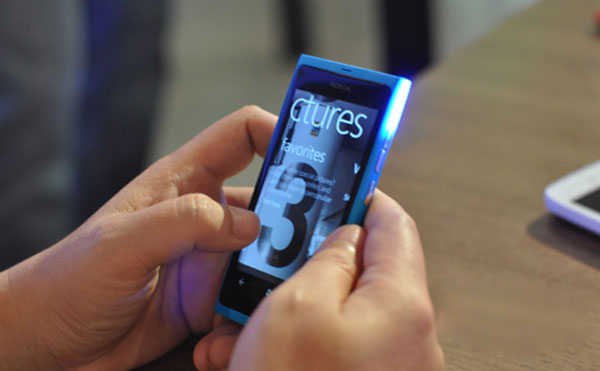 Lumia 800 tiếp tục có cập nhật vá lỗi