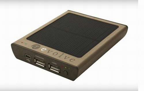 Những trợ thủ sạc pin điện thoại không cần điện