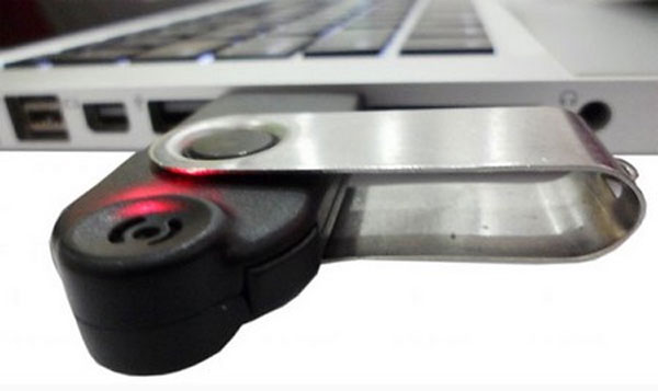 Độc đáo chiếc USB đầu tiên có chức năng bảo mật bằng giọng nói