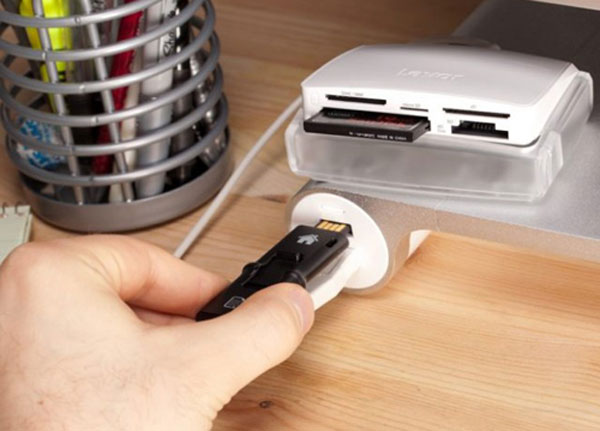 Space Bar, kệ đa năng cho iMac