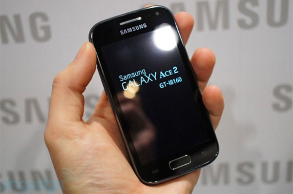 8 smartphone chuẩn bị bán tại VN