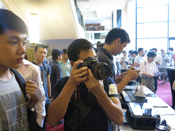 Đánh giá Canon G1 X