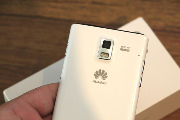 Mở hộp smartphone siêu mỏng Huawei Ascend P1