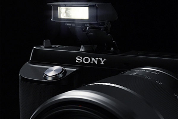 Sony ra NEX-F3 giá tốt, có đèn flash